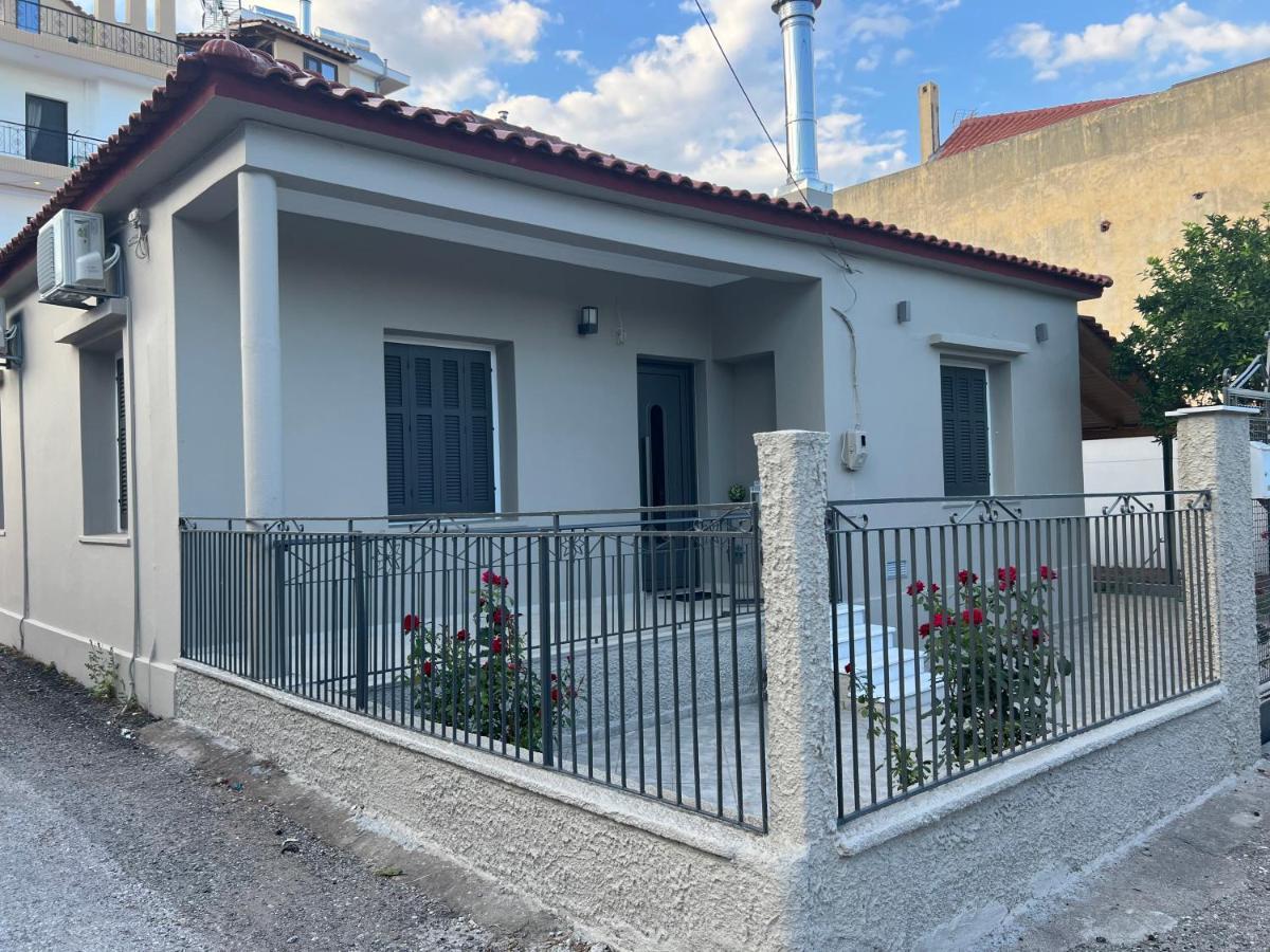 Όμορφη Μονοκατοικία Με 2 Υπνοδωμάτια Και Τζάκι Nafpaktos Exterior foto
